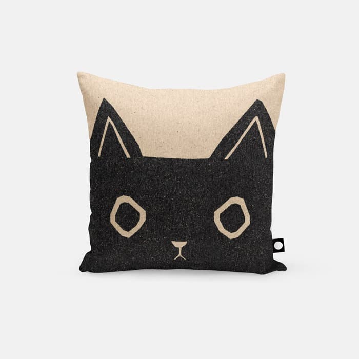 It Isn't 쿠션 커버 이미지