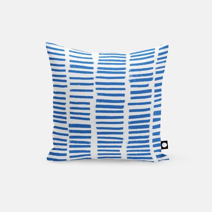 Blue Dashes 쿠션 커버 이미지