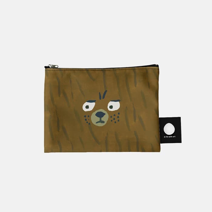 Brown dog- on edge 파우치 이미지