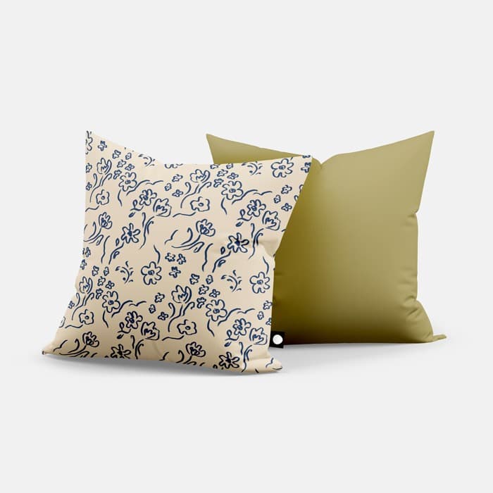 미드나잇 페탈스 쿠션 커버 이미지