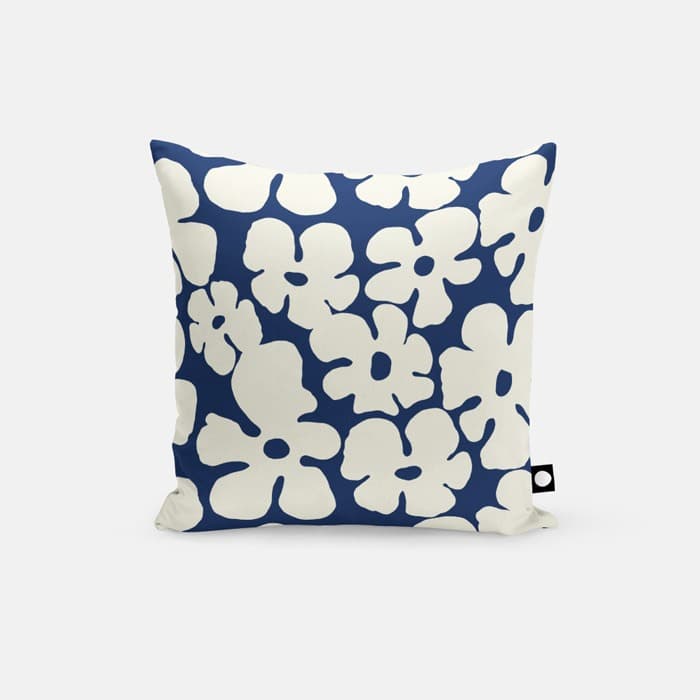 Navy Bloom 쿠션 커버 이미지