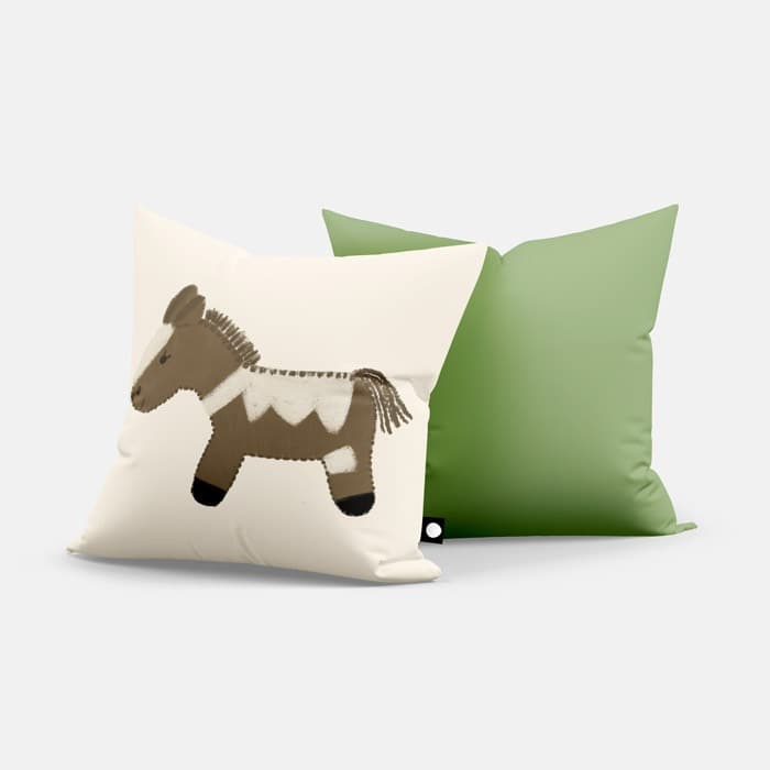 통통한 포니 쿠션 커버 이미지