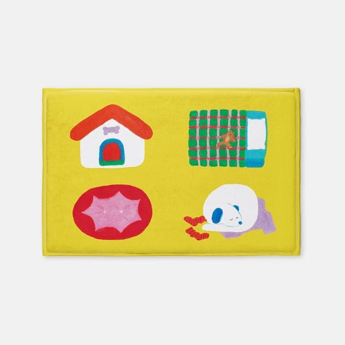 East or west, T shirt is the best 발매트 이미지