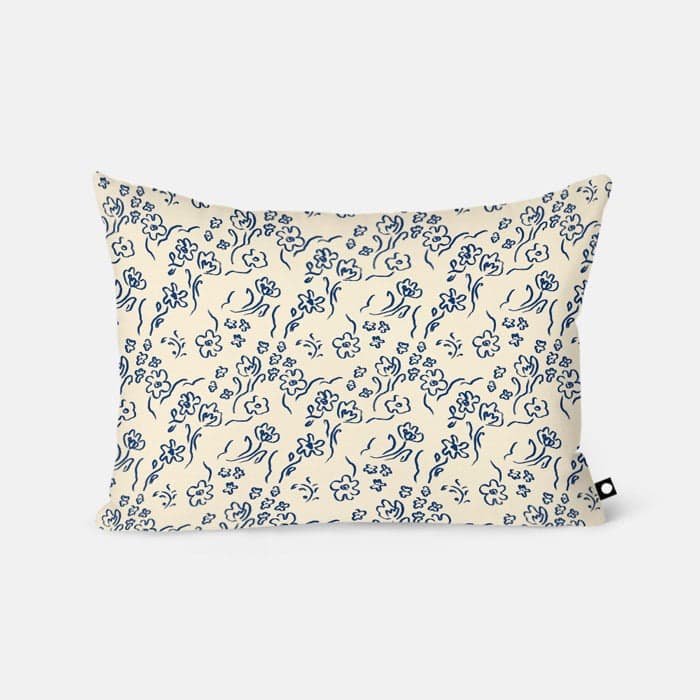 미드나잇 페탈스(아이보리 플라워) 베개 커버 이미지