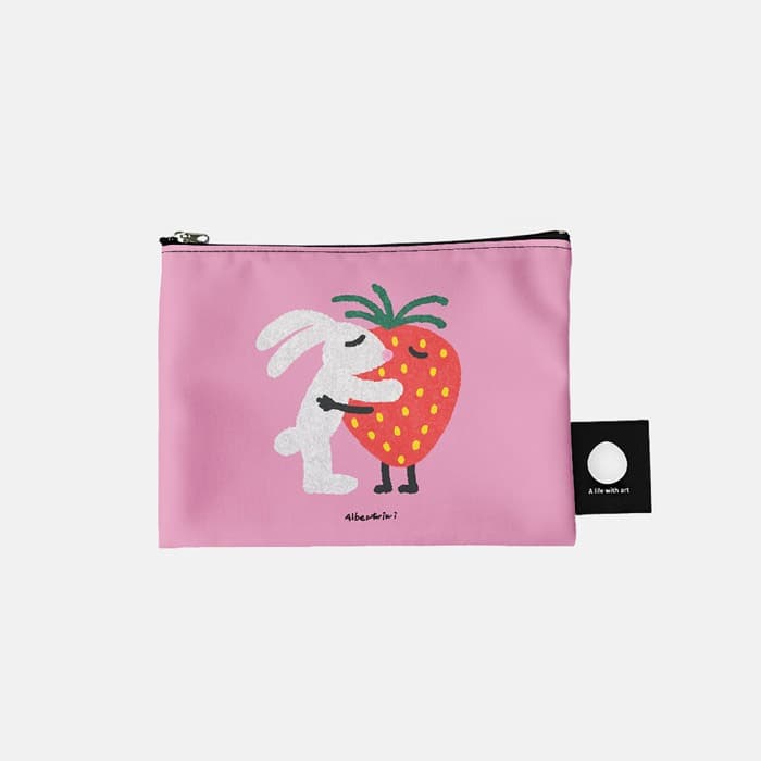 토끼와 딸기 파우치 이미지