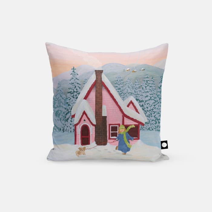 눈쌓인 핑크집 쿠션 커버 이미지